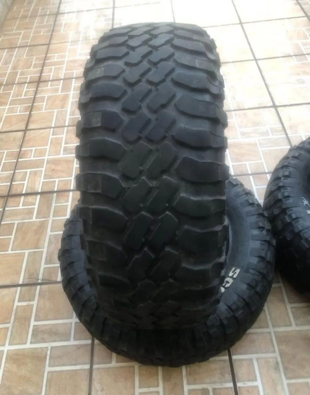 PNEUS 255/70/16  PIRELLI SCORPION MUD  - Foto 3