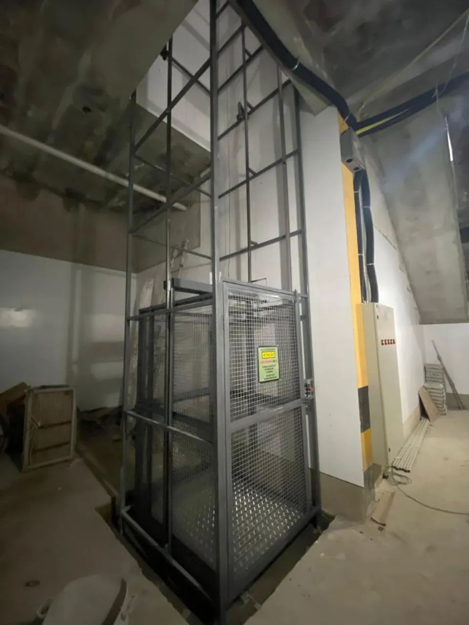 Elevadores e monta cargas - Foto 2