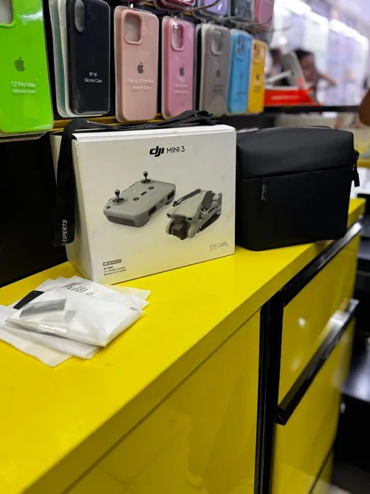 Drone DJI Mini 3 - SEMI NOVO - Fly More Combo - Foto 5