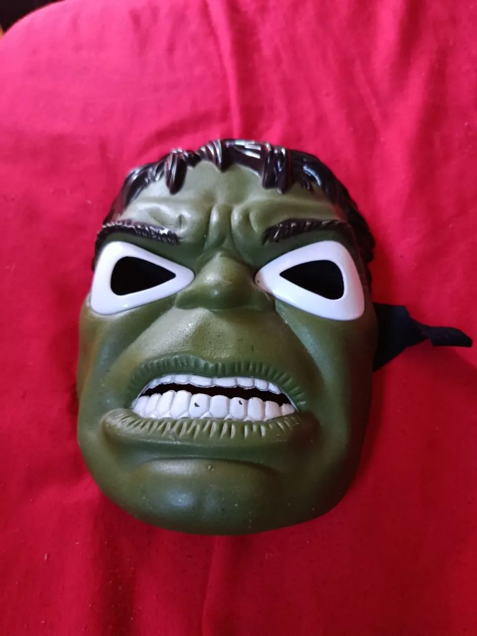 Máscaras e a luva do Hulk  - Foto 4