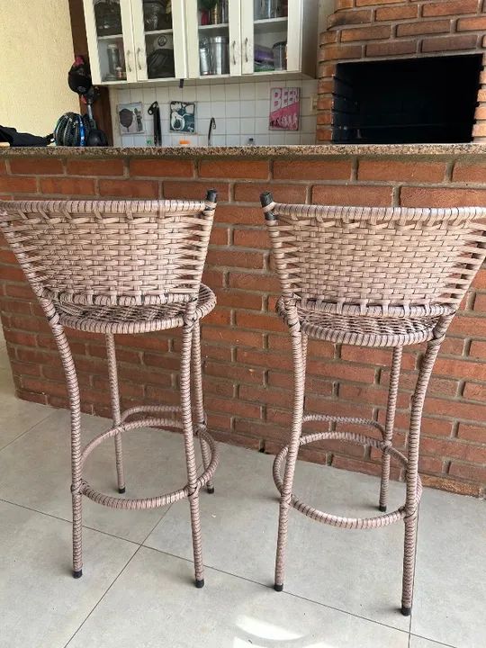 Duas banquetas Área Externa