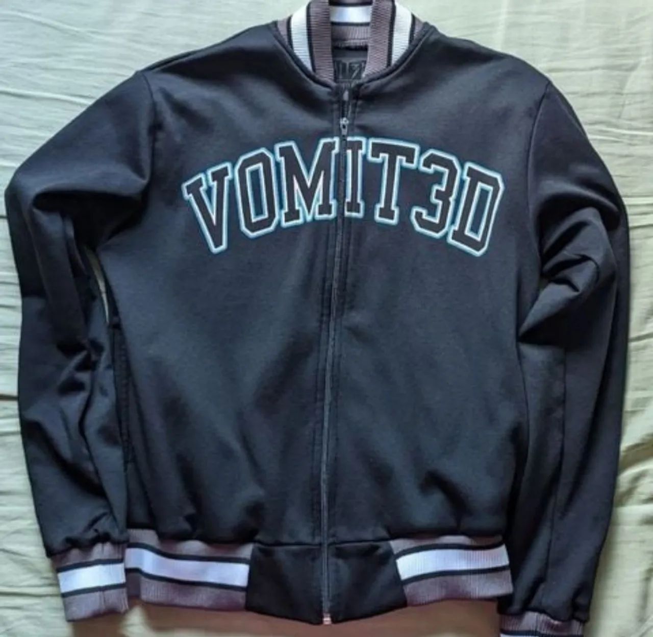 Jaqueta College Jersey Vomit3d Urso Bear