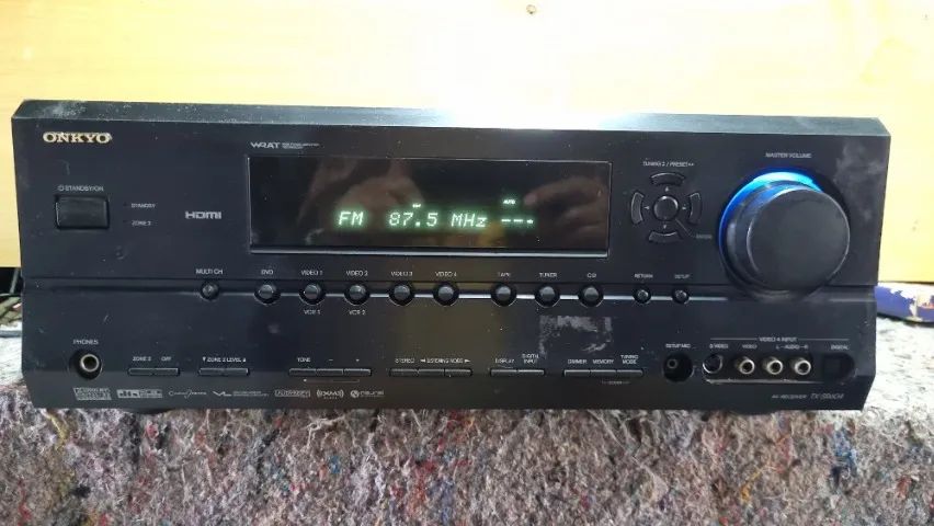 Receiver  Onkyo TX SR604 de 7.1 canais  com defeito sem controle remoto 