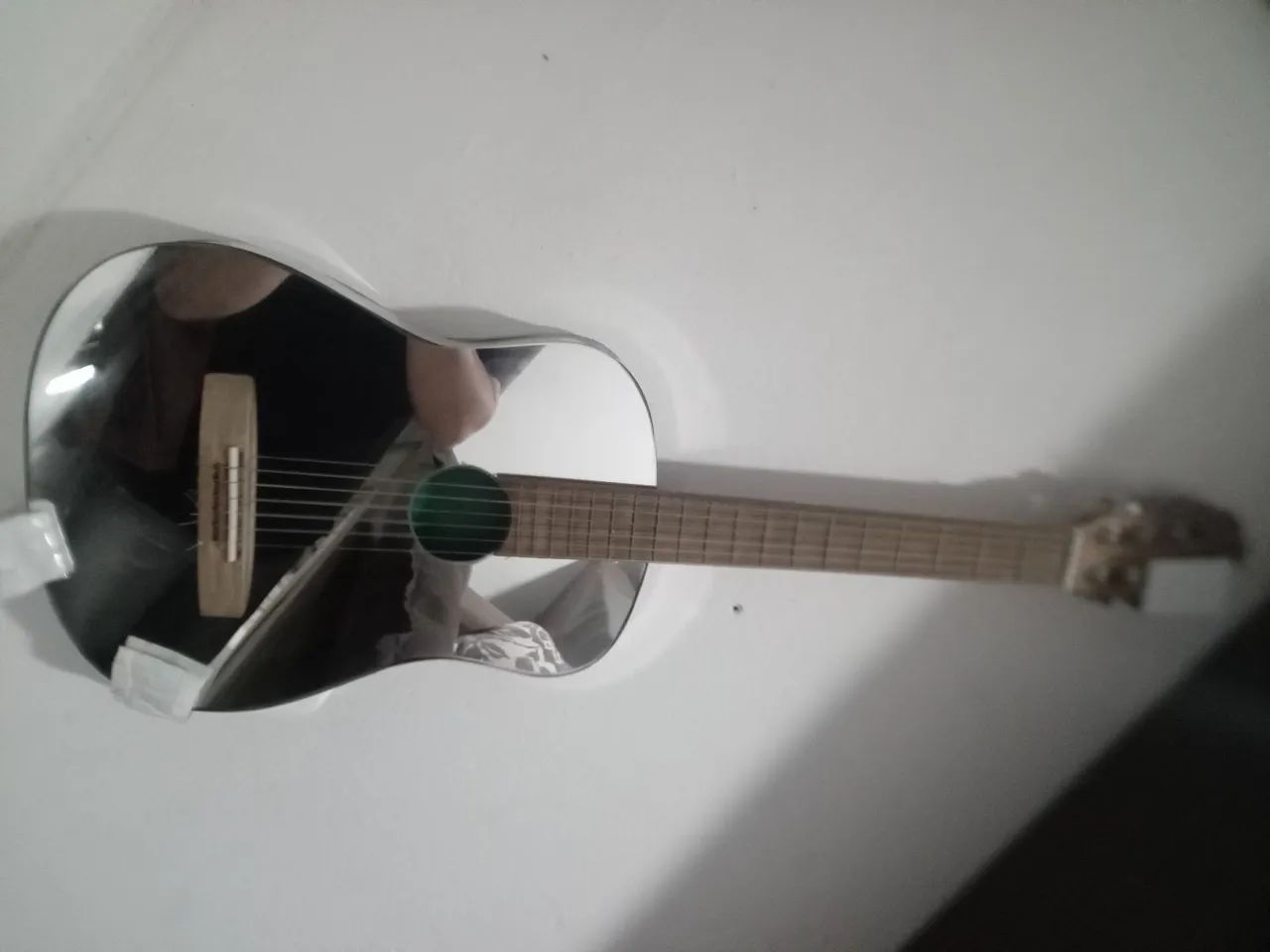 Violão acústico para quem gosta de admirando uma ótima obra de arte - Foto 2