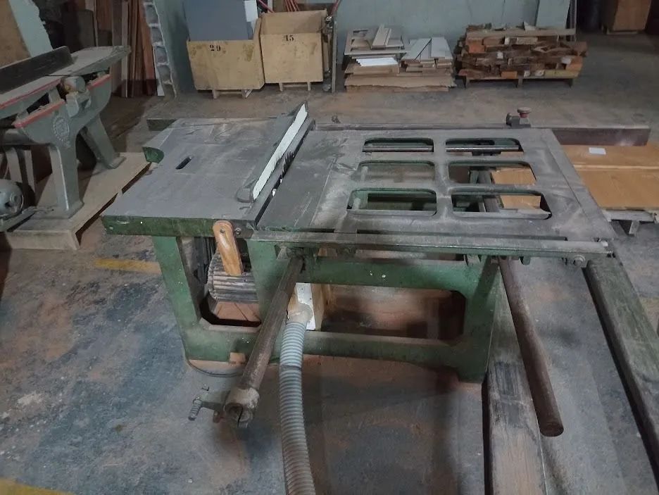 Serra esquadrejadeira ferro fundido 