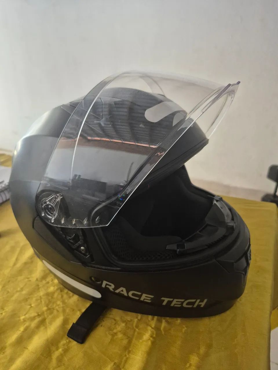 Capacete race tech super conservado novo  - Foto 2
