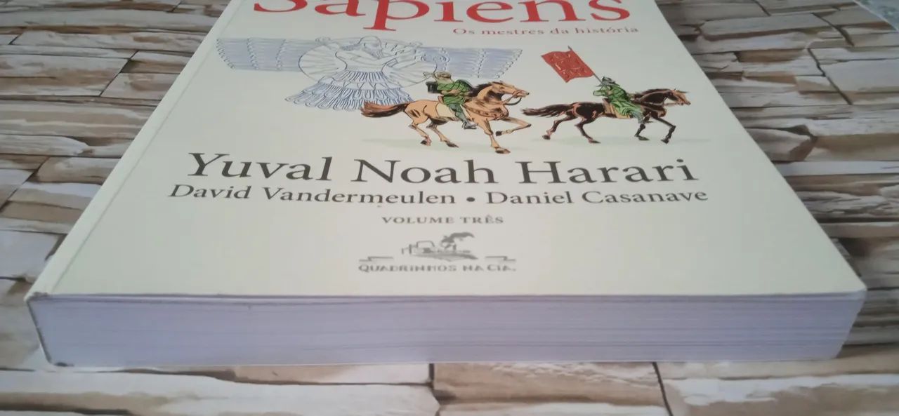 Livro Sapiens: Os Mestres da história( Edição em quadrinhos), de Yuval Noah Harari. - Foto 2