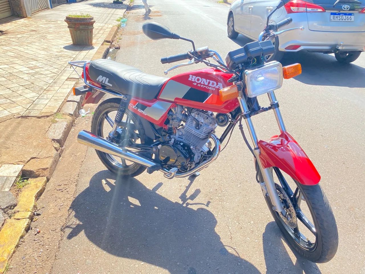 APENAS VENDO - MOTO SEM DETALHES  - Foto 5