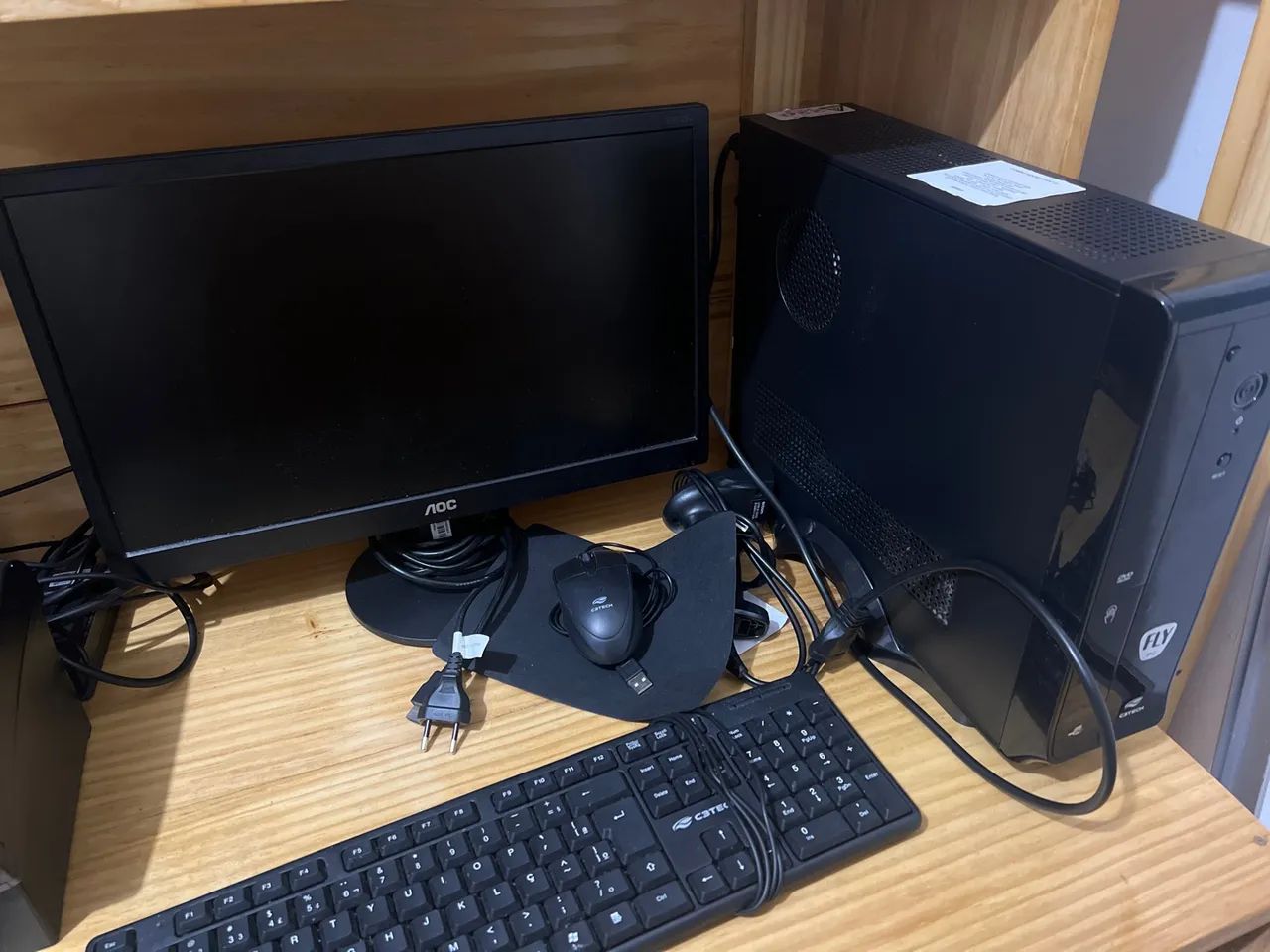 PC with less than 1 year of use, still under store warranty!64208794610433120