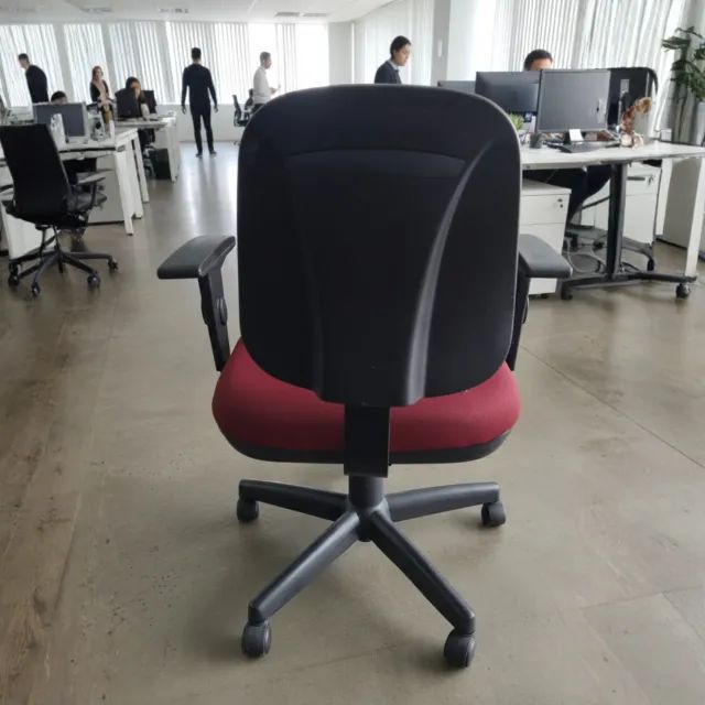 Cadeira Presidente Giratória  - Cavaletti - Foto 2