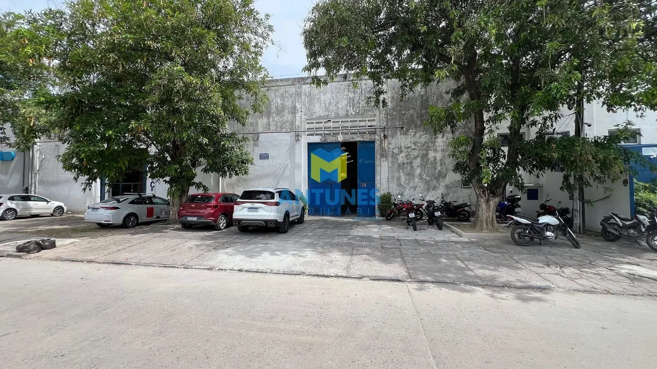Alugue na Imbiribeira Galpão com 690m², com hidrantes