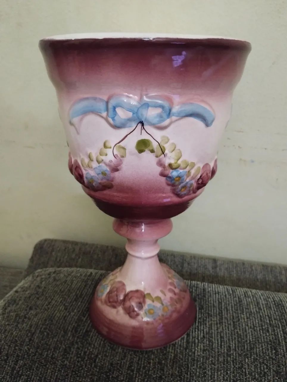 Cálice de louça.