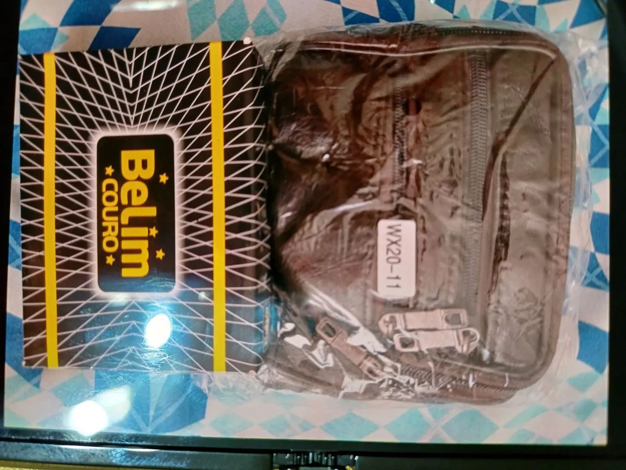 Carteira Masculina em Couro kit pochete e carteira de couro legítimo 130 o kit *. - Foto 5
