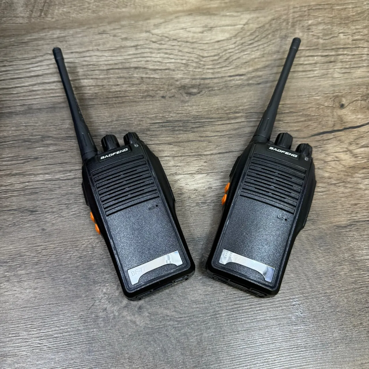 Par de Walkie Talkies Baofeng Rádio Comunicador -Novo