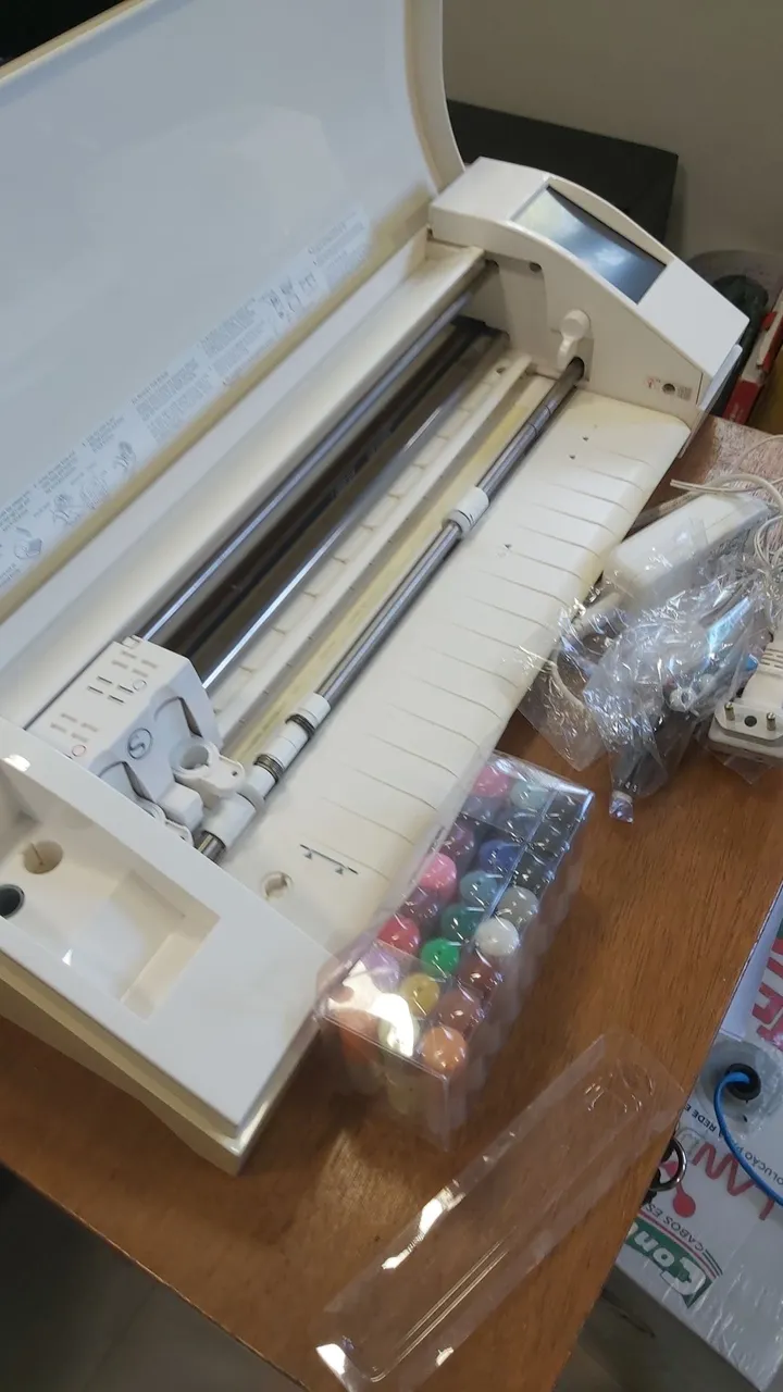 Silhouette Cameo 3 - Vendo duas máquinas mais acessórios!