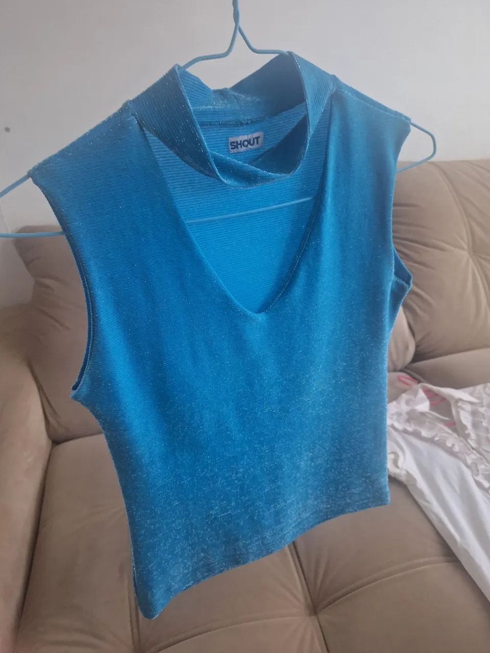 Blusa azul com brilho