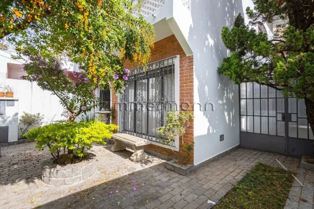 CASA DE VILA ACLIMAÇÃO 3 DORMITÓRIOS 4 VAGAS