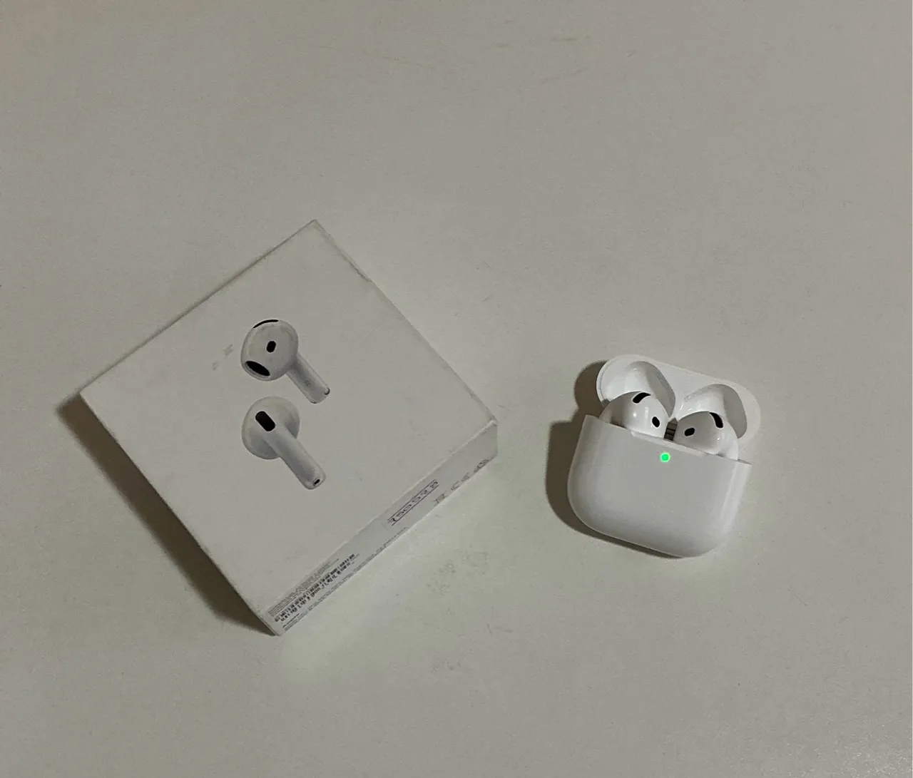 AirPods 4 com ANC (Cancelamento de Ruído) (Garantia até 01/2026)