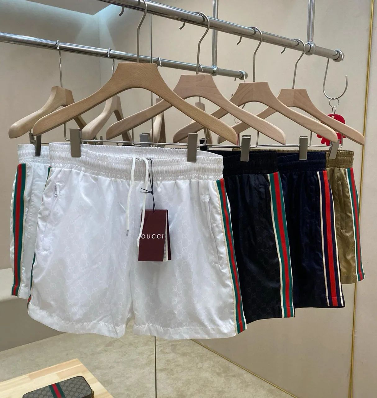 Shorts Gucci - Estilo e Qualidade óculos Prada 