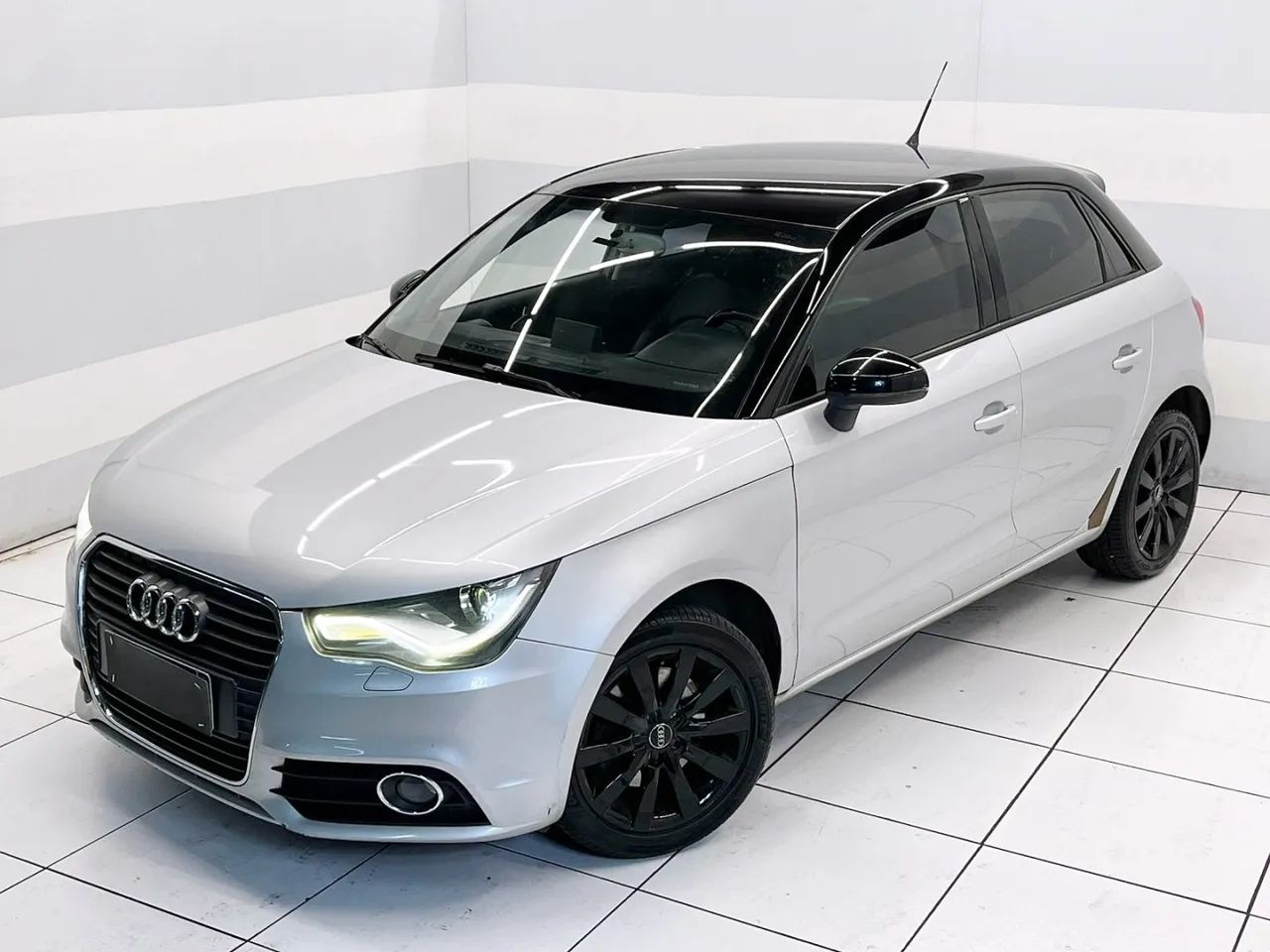 Audi A1 2013 1.4 tfsi sportback attraction 16v 122cv gasolina 4p s-tronic - Foto 2