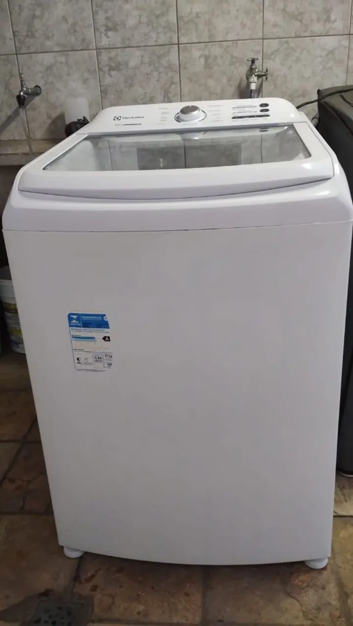 Vendo uma Máquina de Lavar Electrolux 17kg Branca Essential Care com Cesto Inox