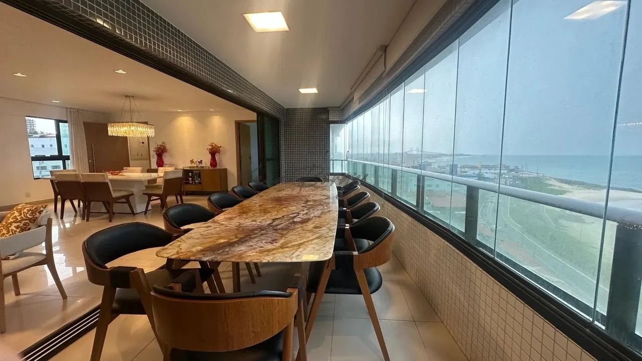 Apartamento frente mar em Areia Preta, 4 Suítes, mobiliado - Foto 4
