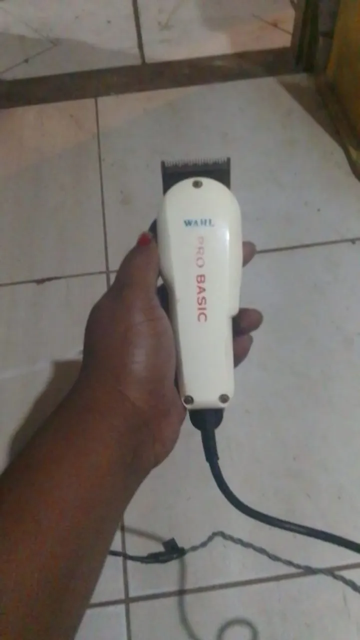 Máquina de Cortar Cabelo Wahl Pro Basic