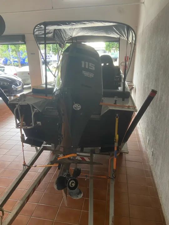 Lancha Araguaia 2014 motor Mercury 115 4 tempos, em ótimo estado de conservação - Foto 5
