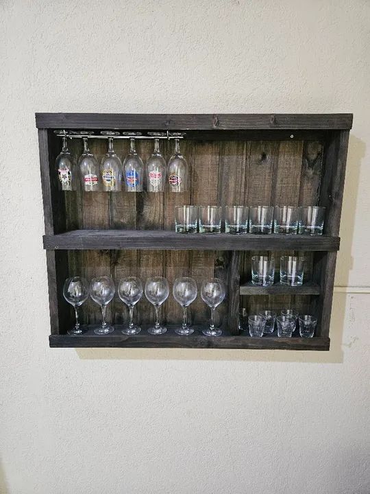Rack de Bar em Madeira Rústica