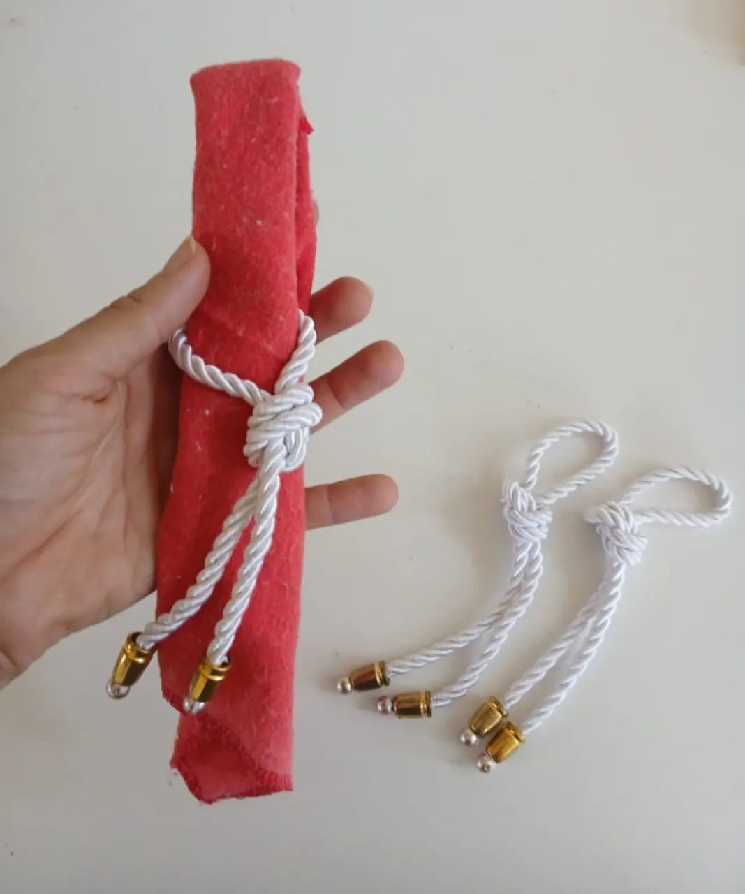 30 unid Cordão BRANCO Mesa Posta Guardanapo Tecido Prendedor Kit corda trançada Torçal