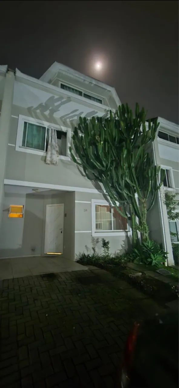 Sobrado Triplex Santa Cândida, em divisa com Bairro Boa Vista