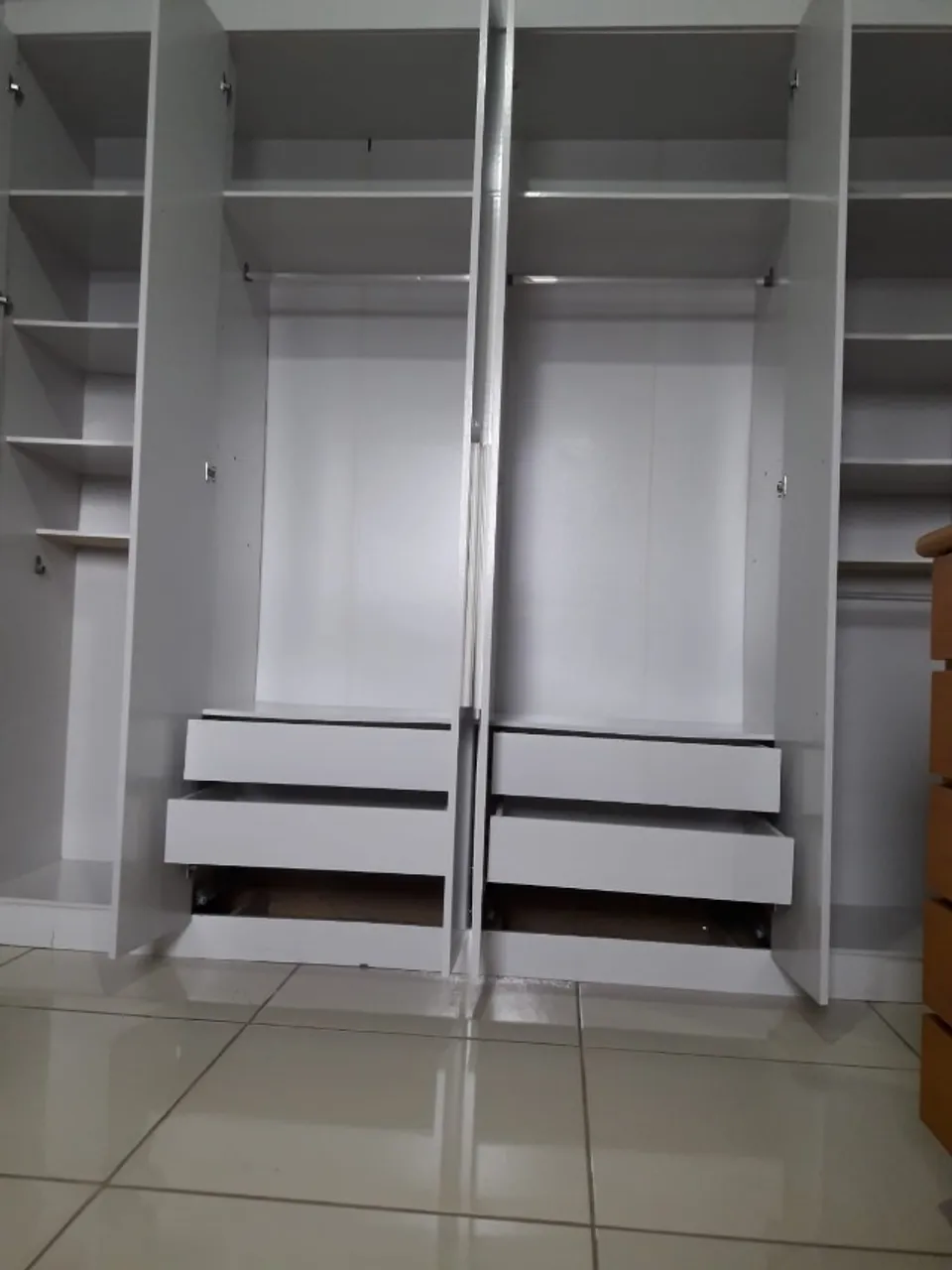 Guarda-Roupa Casal Cyrus 100%MDF 6 Portas 4 Gav Bom Pastor
