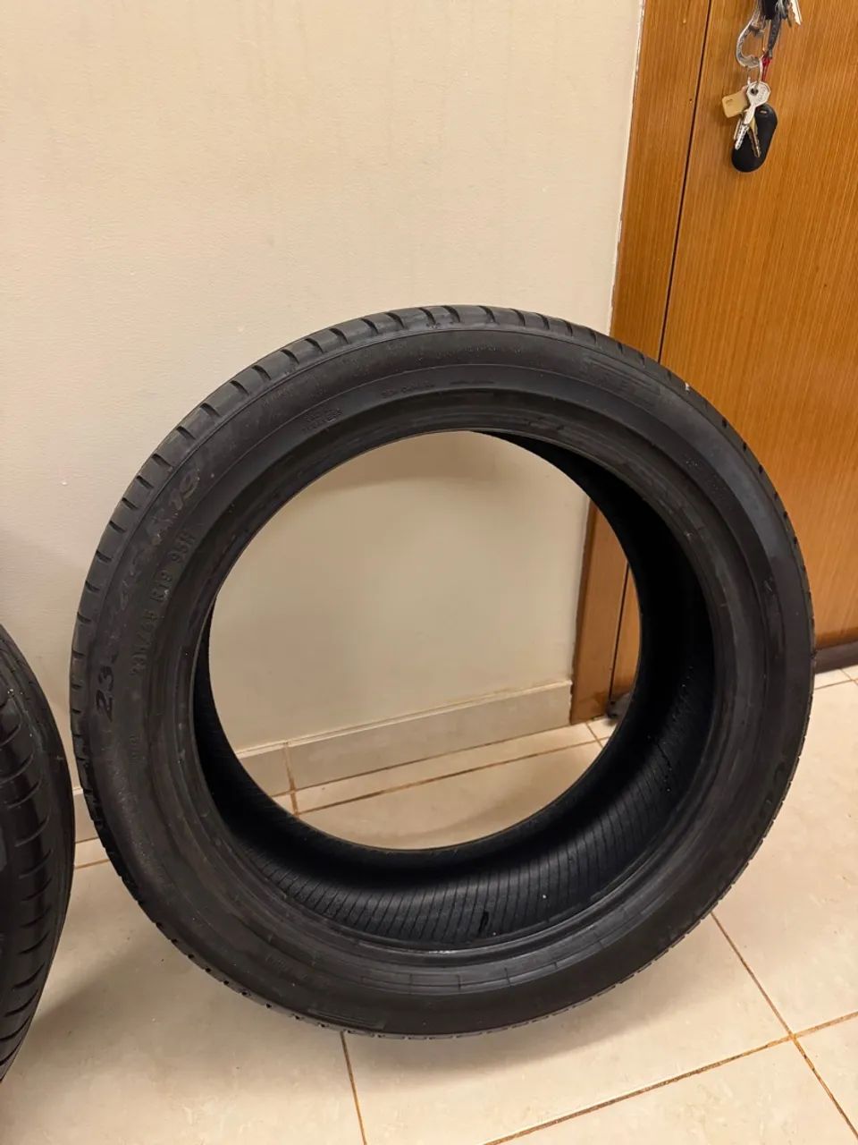 Pneus 235/45 R19 - Foto 5