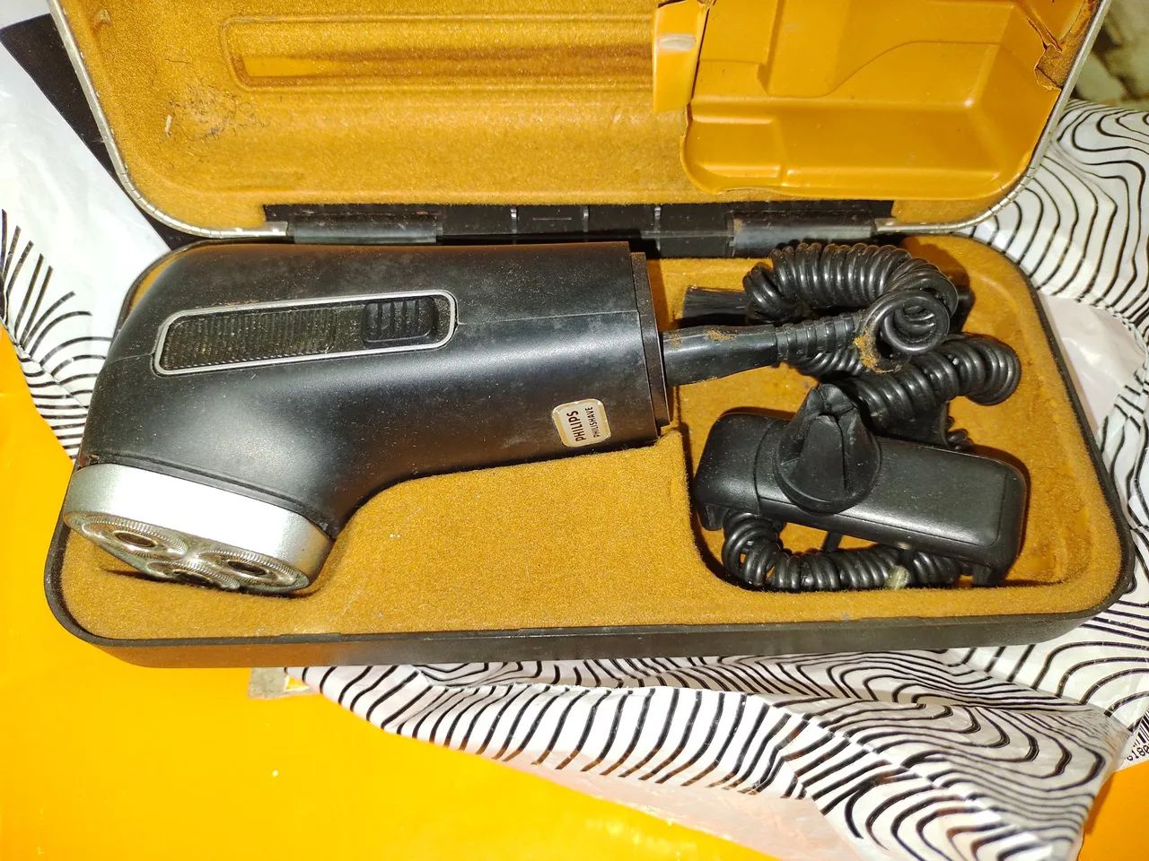 Barbeador Philips Antigo, ainda tenho a caixa. - Foto 3