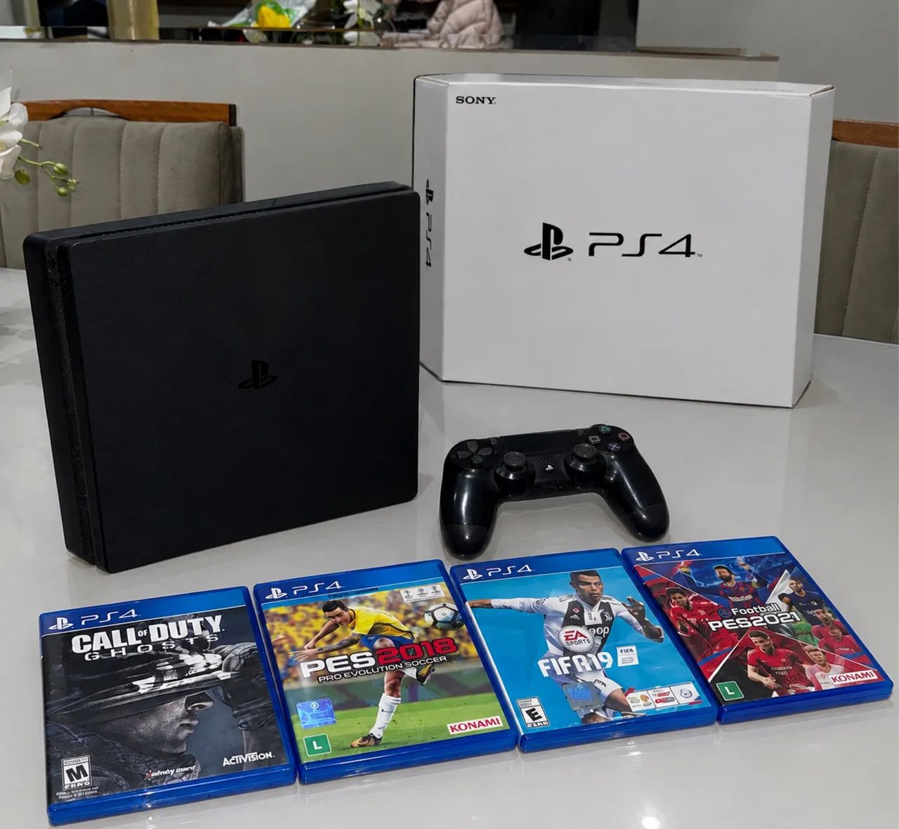 Ps4 Slim com 4 Jogos