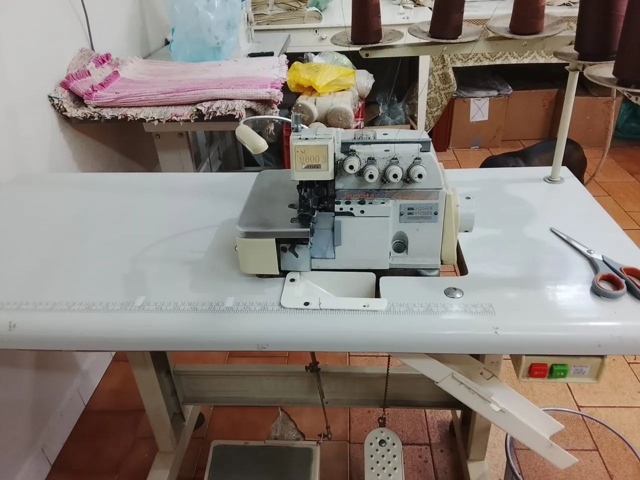 Vendo maquina de 5 fios ( interlok)