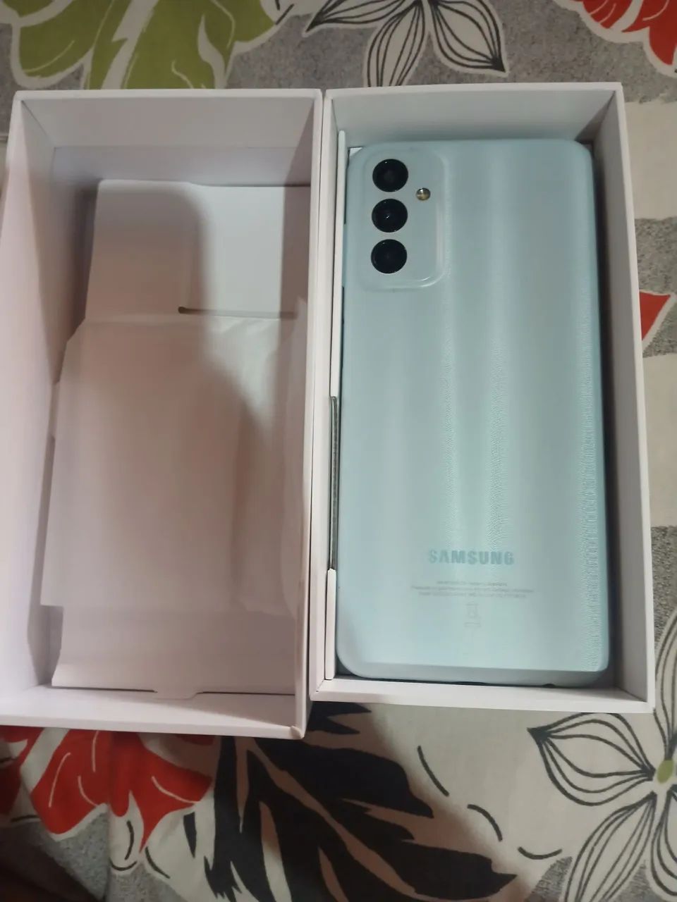 Vendo este celular todo original tenho nota fiscal  - Foto 4