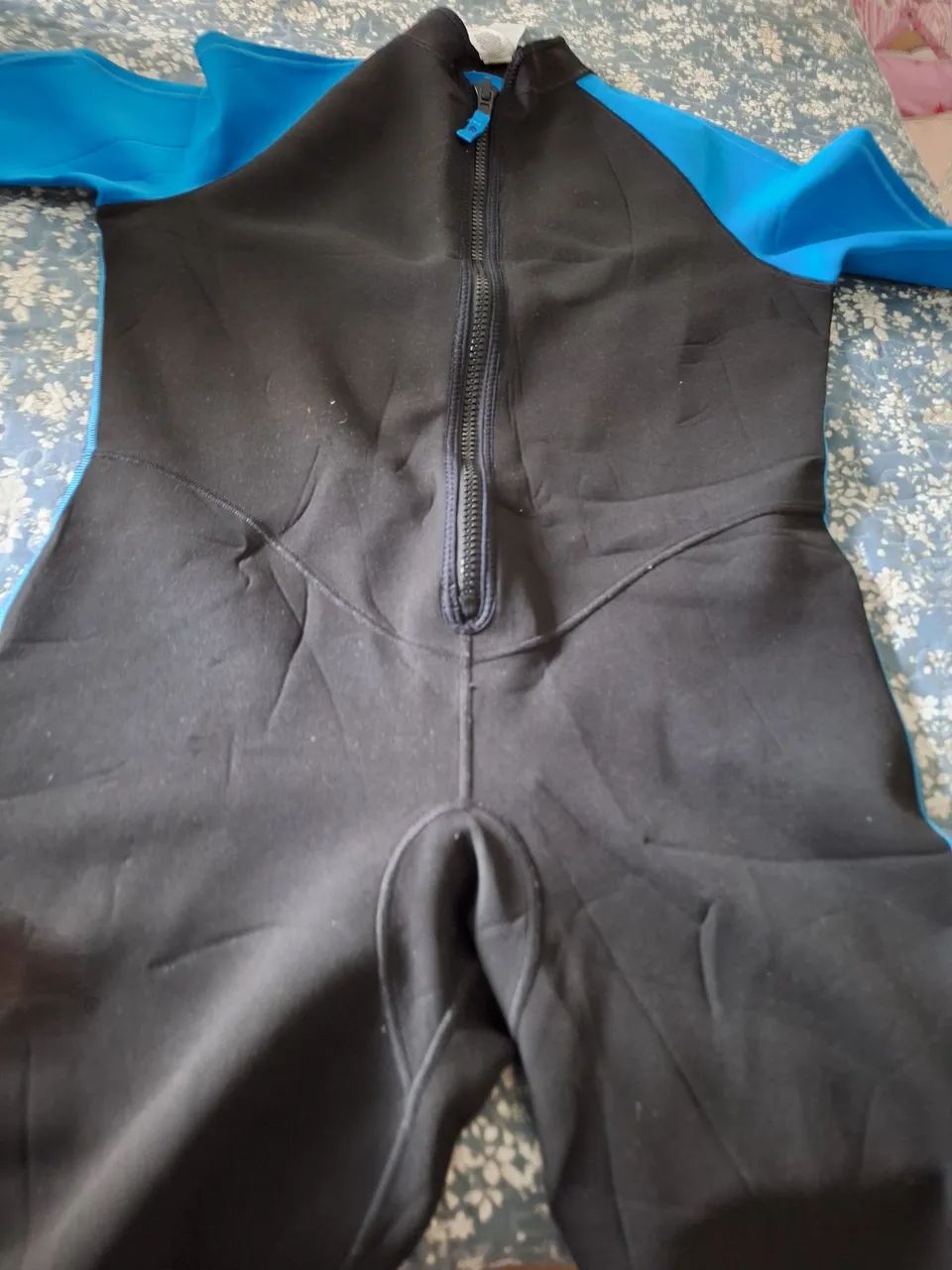 Macacão de Surf neoprene Preto e azul  - Foto 2