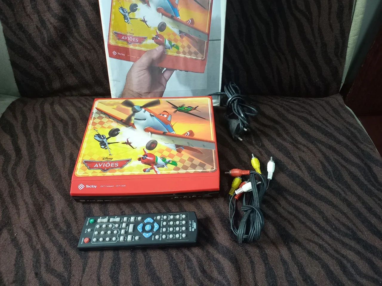 Dvd Tectoy C101 com Avioes. Usb,controle remoto e cabo av para tv.  - Foto 3