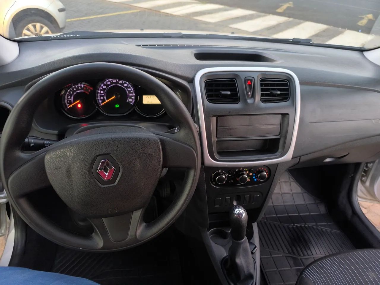 Renault Sandero Authentique Hi-Power 1.0 16V 5p, foto 14 de 19