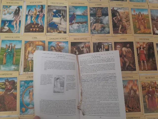 Tarot Mitológico com Livro