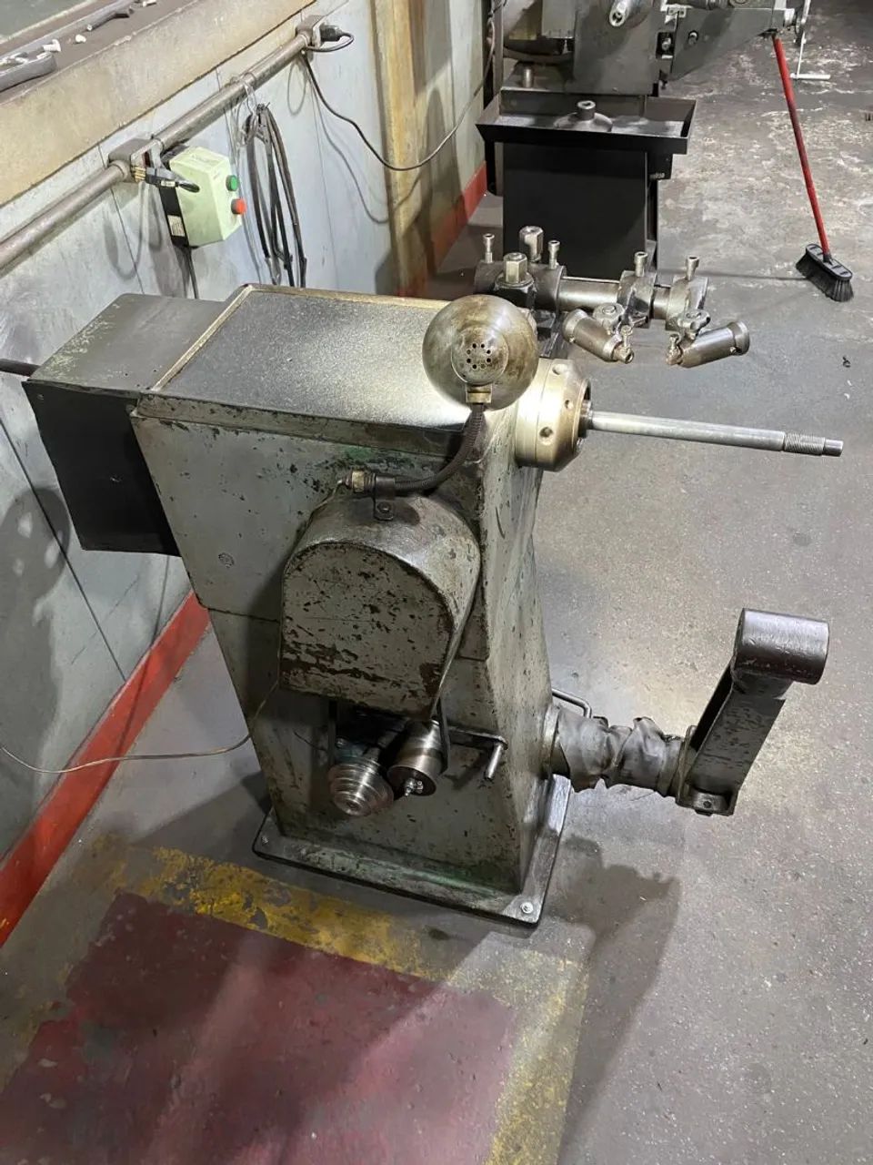 Torno para retifica discos tambores de freio - Foto 2