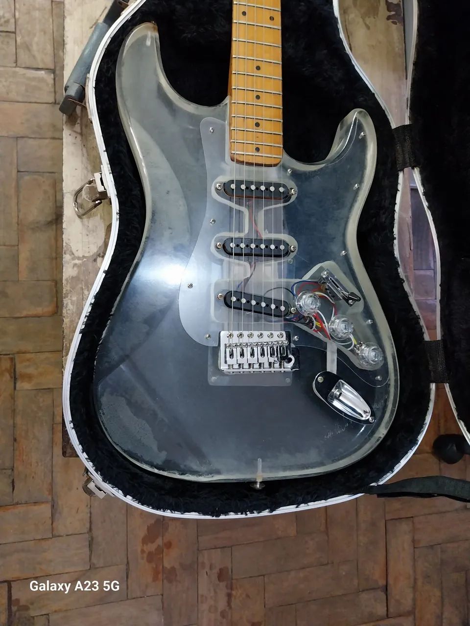 Guitarra gianinni transparente the chic