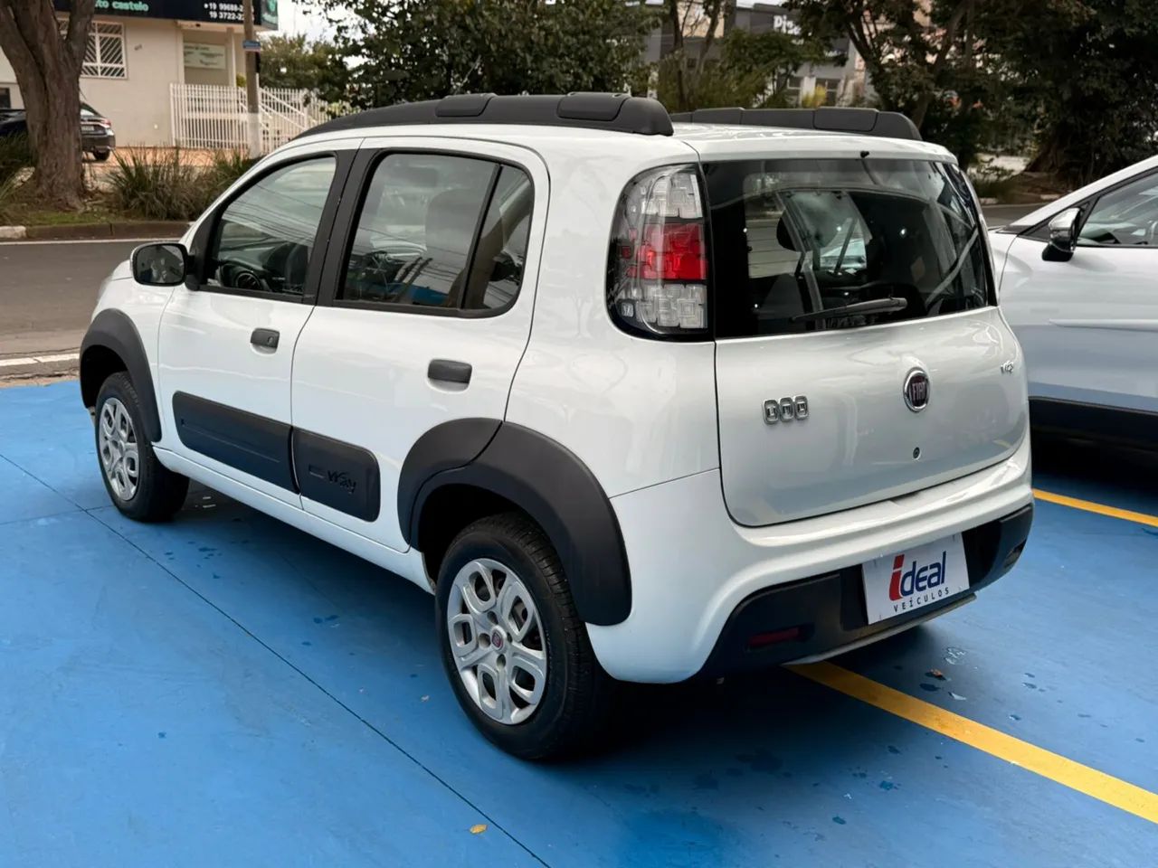 Fiat Uno WAY Celeb. 1.0 EVO Fire Flex 8V 5P 2015 - Foto 3