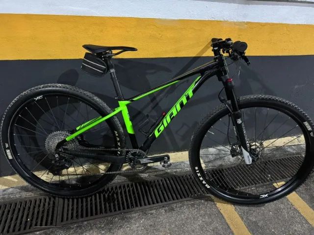 BIKE GIANT FATHOM - 29 QUADRO S- CAMBIO SHIMANO DEORE XT 1X11