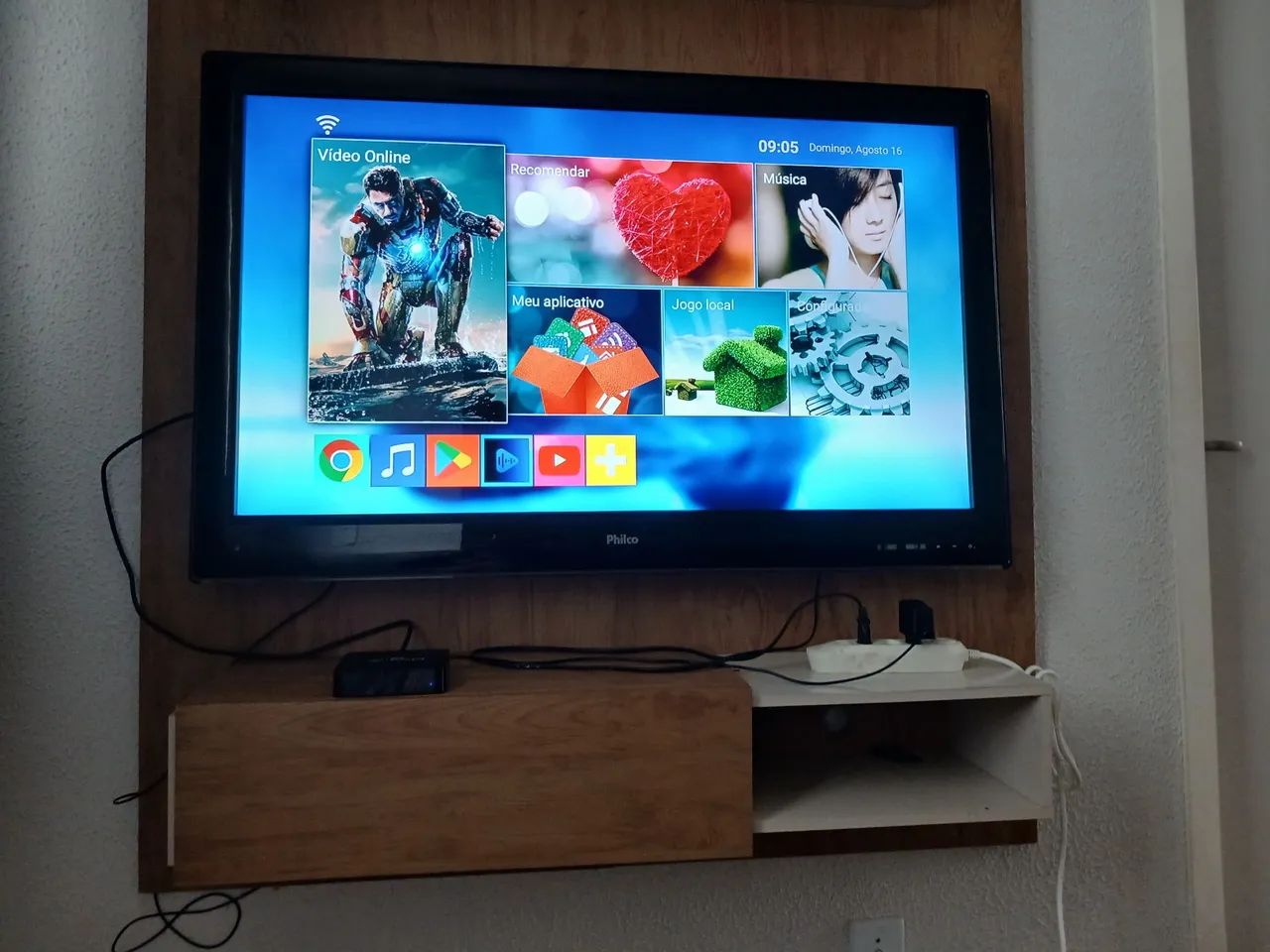 Vendo TV 42 polegadas da Philco (funcionando muito bem)