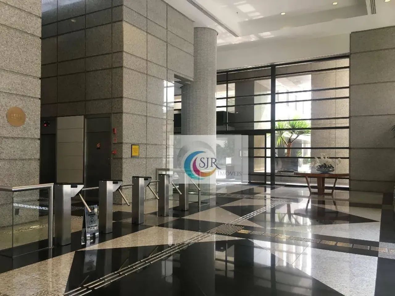 Conjunto para alugar, 367 m² -Localização: 50 metros da estação de metrô Moema, 50 Metros  - Foto 8