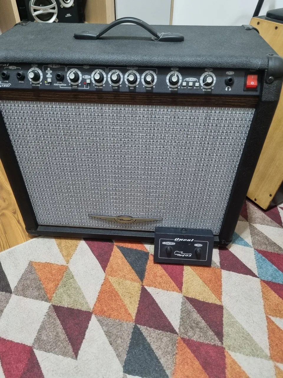 Caixa amplificada oneal zerada! Aceito cartao do meu comercio