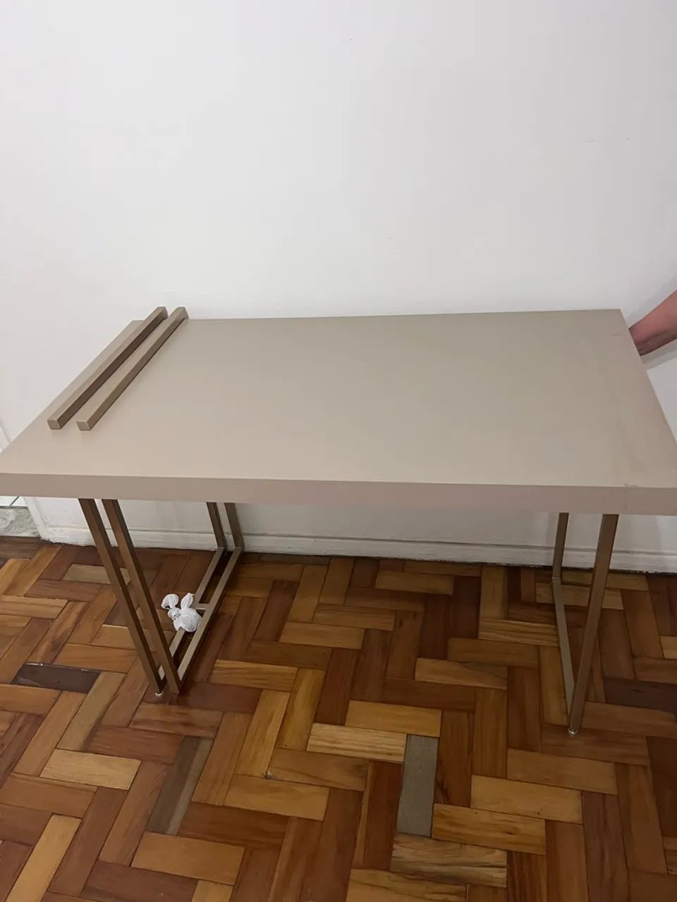 Mesa para escritório (bem conservada, material resistente) - Foto 2