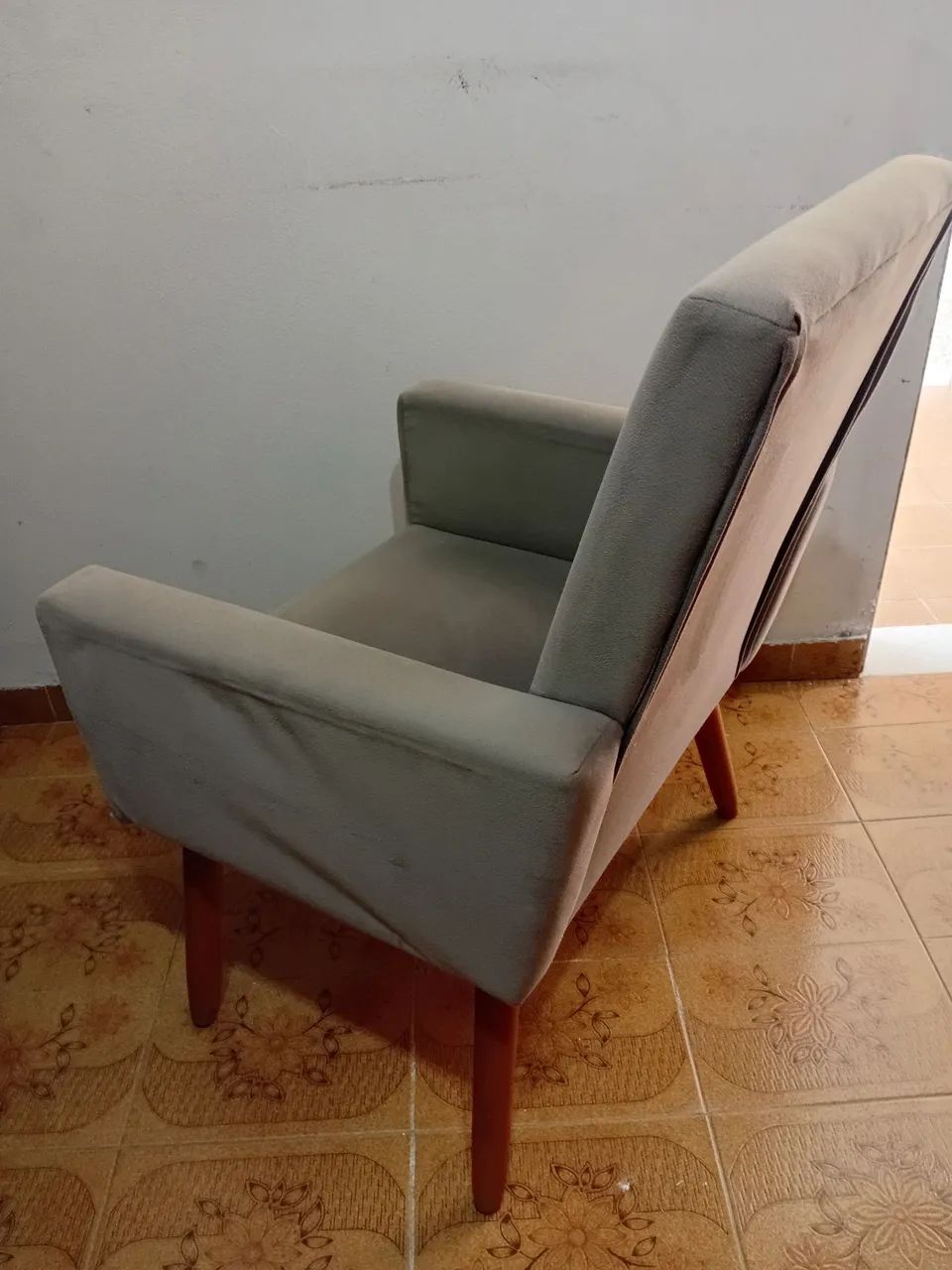Vendo Poltrona Almofadada  - Foto 5